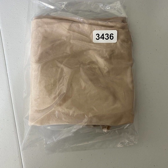 Spanx Women’s Beige Oncore Open Bust Mid-Thigh Bodysuit One Piece Size XL. - Picture 11 of 11